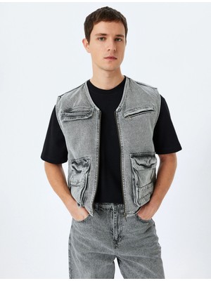 Koton Kapaklı Cep Detaylı Pamuklu V Yaka Kolsuz Oversize Denim Yelek