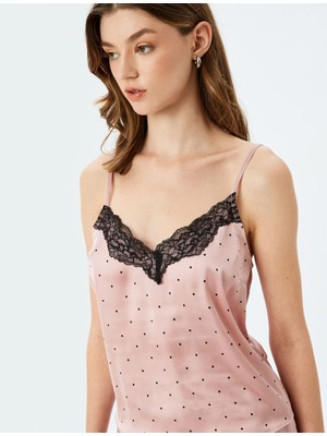 Koton Dantel Detaylı Askılı V Yaka Puantiyeli Saten Pijama Üstü