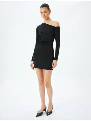 Koton Drape Detaylı Asimetrik Yaka Uzun Kollu Mini Kalem Elbise