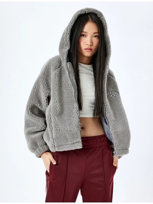 Koton Fermuarlı Kapüşonlu Oversize Nakışlı Peluş Mont