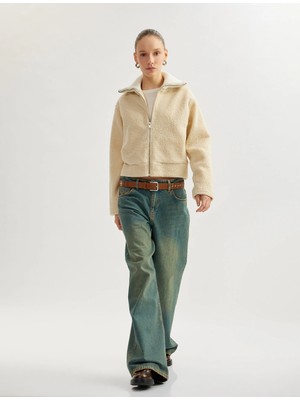 Koton Fermuarlı Yaka Detaylı Peluş Ceket