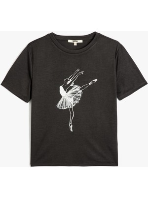 Koton Viskon Kumaş Karışımlı Bisiklet Yaka Kısa Kollu Balerin Baskılı Tişört