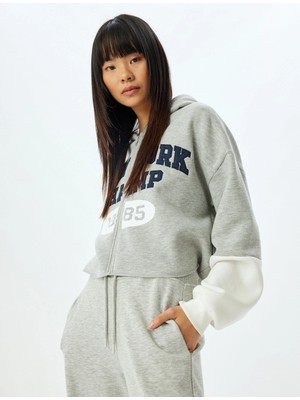 Koton Crop Sweatshirt Kapüşonlu Fermuarlı Kolej Işlemeli Cep Detaylı