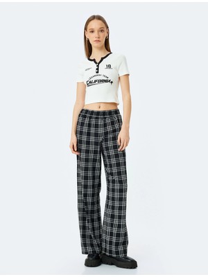 Koton Slogan Baskılı Slim Fit Düğmeli Biyeli Crop Tişört