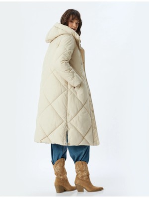 Koton Kapşonlu Uzun Şişme Mont Kapitone Su Itici Fermuarlı Cepli