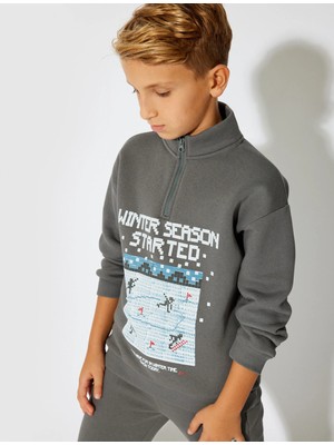 Koton Sweatshirt Dik Yaka Uzun Kollu Kış Temalı Baskı Detaylı Şardonlu