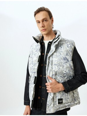 Koton Fermuarlı Slim Fit Etiket Detaylı Dik Yaka Şişme Yelek