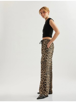 Koton Rahat Kesim Leopar Desenli Geniş Paça Pantolon