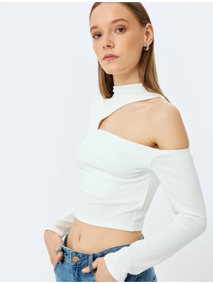 Koton Omzu Açık Pencere Detaylı Uzun Kollu Crop Tişört