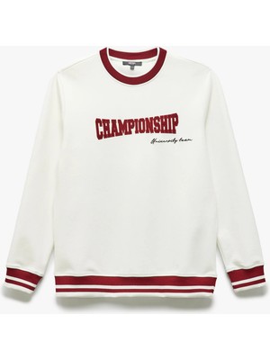 Koton Bisiklet Yaka Pamuk Karışımlı Şerit Detaylı Slogan Baskılı Sweatshirt
