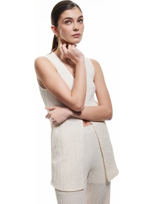 Koton Pamuklu Önden Yırtmaç Detaylı V Yaka Kolsuz Uzun Dokulu Tunik