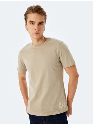 Koton Kısa Kollu Pamuklu Bisiklet Yaka Slim Fit Slogan Baskılı Tişört