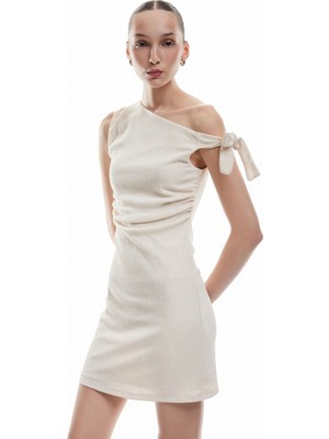 Koton Tek Omuz Fiyonk Detaylı Drapeli Kolsuz Mini Elbise