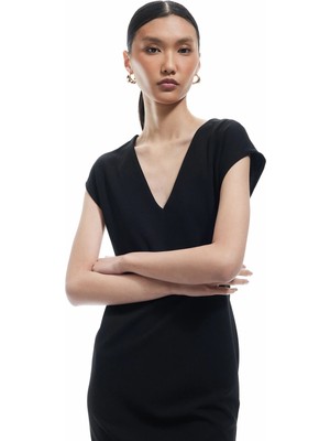 Koton Bürümcük Kumaş Slim Fit Kolsuz Midi Boy V Yaka Bodycon Elbise