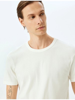 Koton Kısa Kollu Dar Kalıp Pamuklu Bisiklet Yaka Tişört