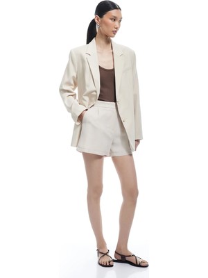 Koton Regular Fit Pile Detaylı Cepli Keten Karışımlı Mini Şort