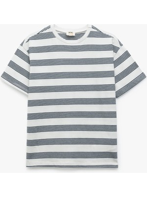 Koton Pamuklu Kısa Kollu Bisiklet Yaka Çizgili Oversize Tişört