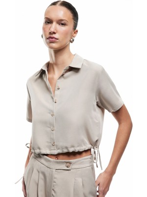Koton Klasik Yaka Modal Kumaş Kısa Kollu Yanları Bağcıklı Crop Gömlek