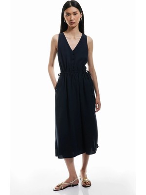 Koton Viskon Keten Karışımlı Cepli Kolsuz V Yaka Midi Boy Elbise