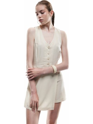 Koton V Yaka Kolsuz Düğmeli Keten Karışımlı Mini Tulum