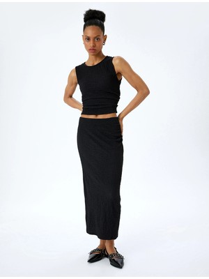 Koton Dokulu Slim Fit Bisiklet Yaka Kolsuz Bluz