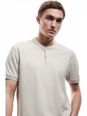 Koton Kısa Kollu Pike Kumaş Regular Fit Pamuklu Düğmeli Hakim Yaka Tişört