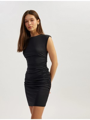Koton Kap Kol Drapeli Kayık Yaka Slim Fit Mini Elbise