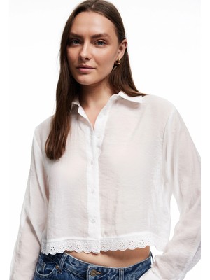 Koton Klasik Yaka Uzun Kollu Etek Ucu Fistolu Brode Detaylı Gömlek