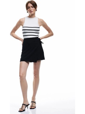 Koton Keten Karışımlı Bağlama Detaylı Kruvaze Mini Şort Etek