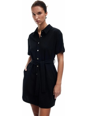 Koton Krep Scuba Kumaş Kuşak Detaylı Düğmeli Kısa Kollu Polo Yaka Mini Elbise