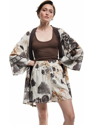 Koton Keten Karışımlı Cepli Desenli Çiçekli Kısa Şort