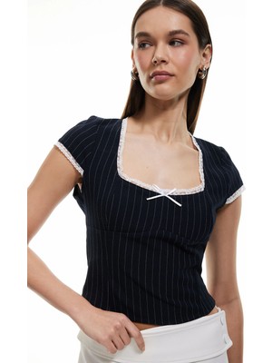Koton Dantel Detaylı Çizgili Kısa Kollu Slim Fit Bluz