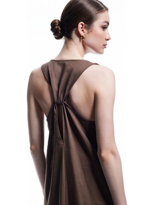 Koton Kolsuz Arkası Pencere Detaylı Midi Boy V Yaka Keten Elbise