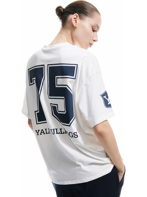 Koton Yale Lisanslı Kısa Kollu Bisiklet Yaka Arkası Baskılı Oversize Tişört