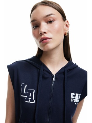 Koton Fermuarlı Arkası Baskılı Cep Detaylı Kapüşonlu Kolsuz Sweatshirt