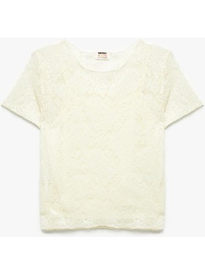 Koton Dantel Detaylı Bisiklet Yaka Kısa Kollu Astarlı Crop Tişört