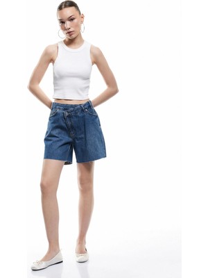 Koton Asimetrik Düğme Detaylı Cepli Mini Denim Şort