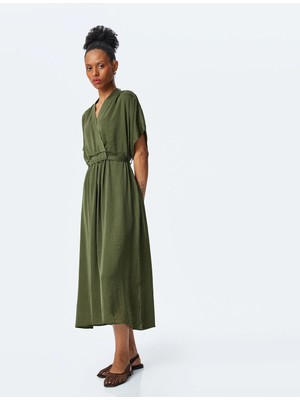 Koton Dökümlü Kısa Kollu Midi Boy Kruvaze Saten Elbise