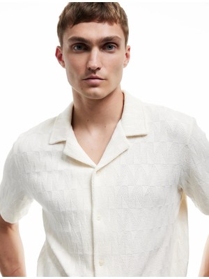 Koton Kayık Yaka Regular Fit Pamuklu Dokulu Kısa Kollu Gömlek