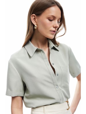 Koton Kısa Kollu Klasik Yaka Cepli Modal Gömlek