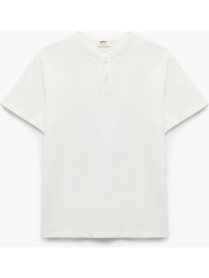 Koton Pamuklu Kısa Kollu Bisiklet Yaka Düğmeli Basic Tişört