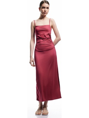 Slim Fit Yırtmaç Detaylı Drapeli Ince Askılı Kalem Elbise