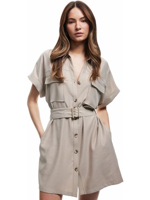 Koton Viskon Cupro Kumaş Kısa Kollu Kemerli Cepli Diz Üstü Gömlek Elbise