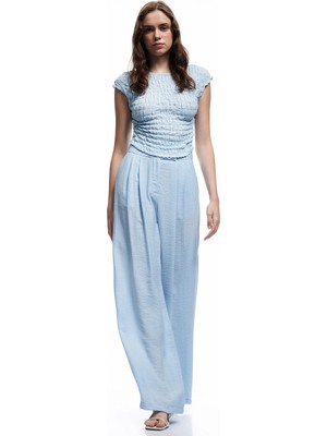 Koton x Melis Ağazat - Slim Fit Kolsuz Dokulu Sırt Dekolteli Bisiklet Yaka Crop Tişört