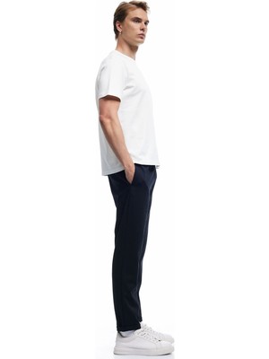 Koton Straight Fit Pike Kumaş Cep Detaylı Beli Bağcıklı Eşofman Görünümlü Pantolon