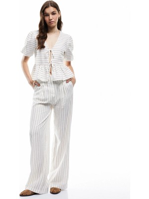 Koton V Yaka Kısa Balon Kollu Bağlama Detaylı Keten Karışımlı Bluz