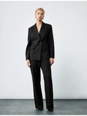 Koton Kapaklı Çift Cepli Uzun Kollu Kruvaze Blazer Ceket