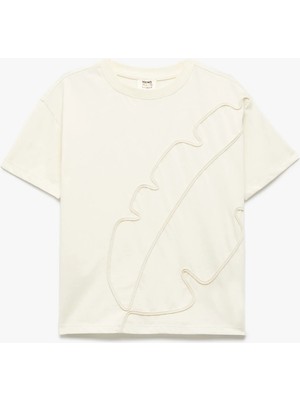 Koton Pamuklu Kısa Kollu Bisiklet Yaka Yaprak Desenli Tişört