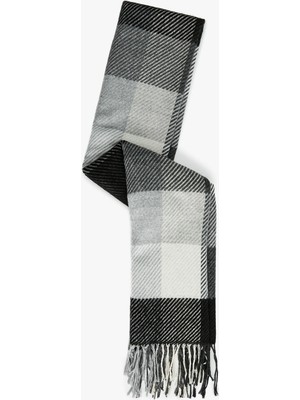 Koton Ekoseli Püsküllü Uzun Atkı Kadın Kış Aksesuarı Geometrik Desen ile Şık Görünüm