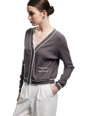 Uzun Kollu Cepli V Yaka Çizgili Triko Hırka